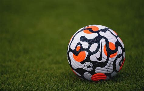 Best Premier League betting odds: title, relegation and top scorer .